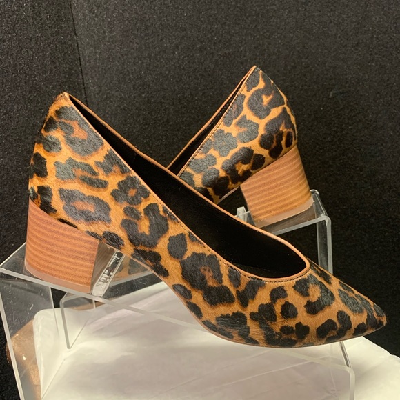 Kerah Pointed Toe Pump
SOLE SOCIETY - Picture 10 of 15